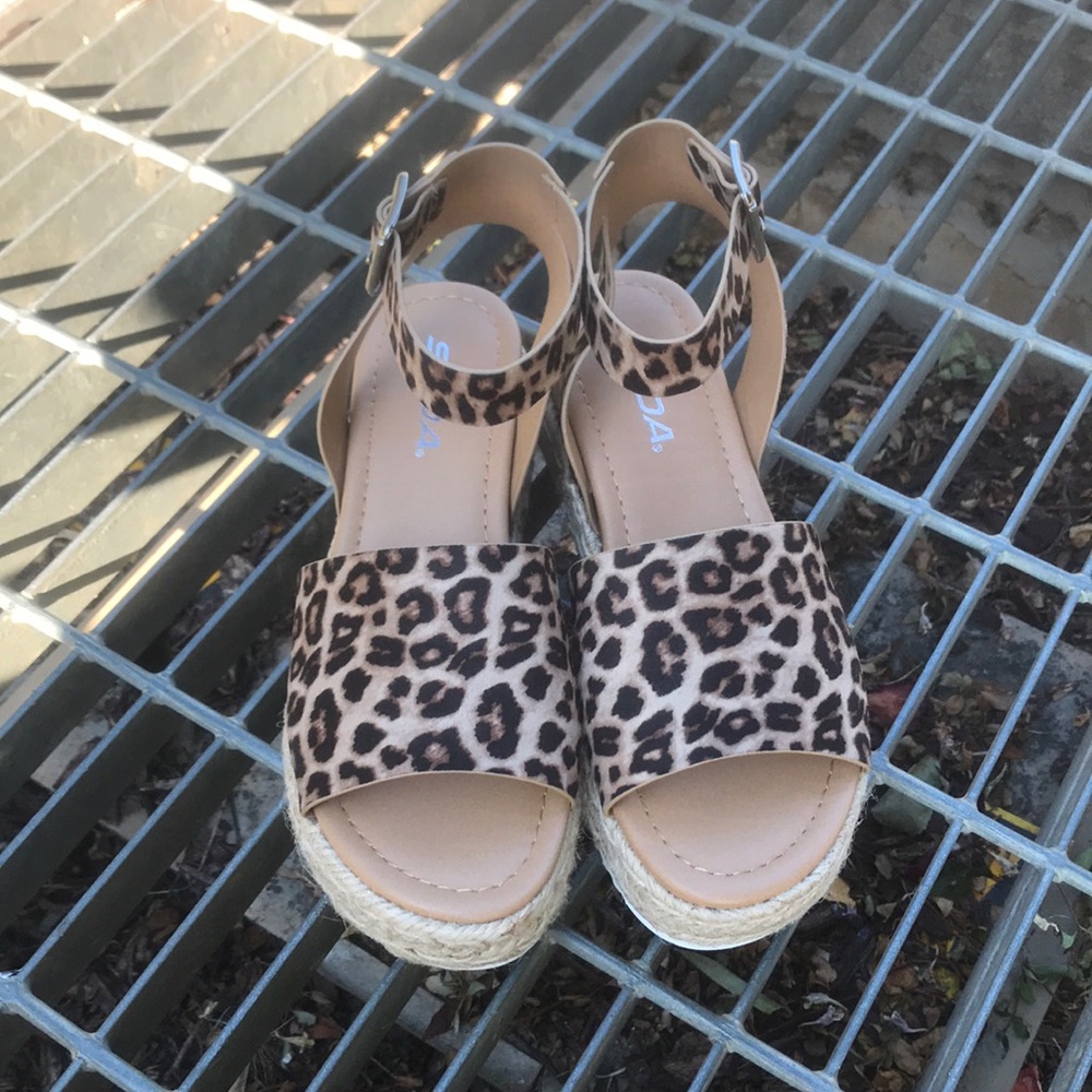 Leopard sandal FLATFORMS INSTOCK NOW